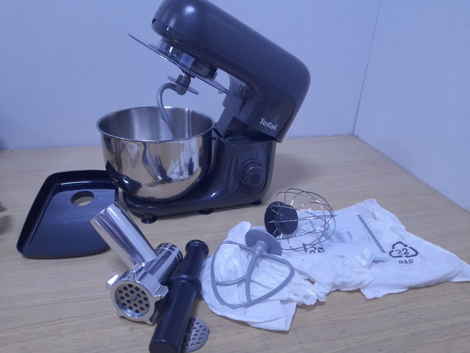 Кухонна машина Tefal BAKE ESSENTIAL QB161H38