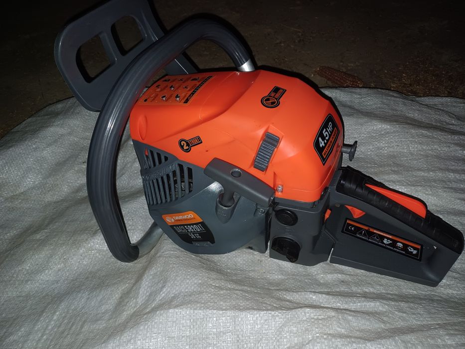 Бензопила daewoo 5820XT. Професійна бензопила.: 6 000 грн ...