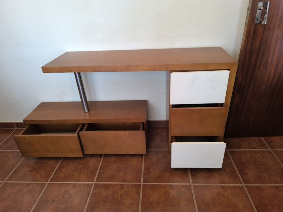 Várias peças de Mobiliário para quarto