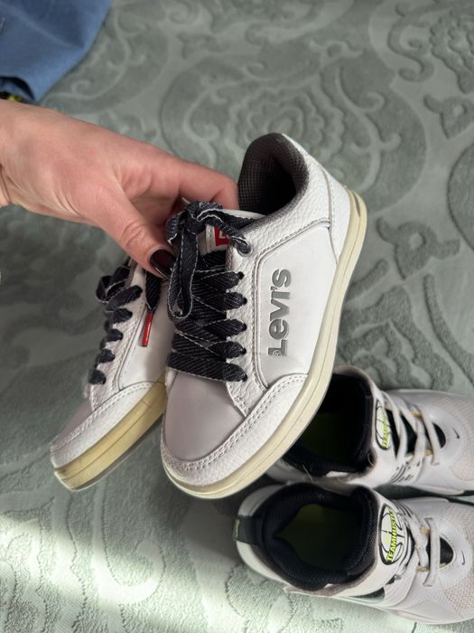 Кросівки на хлопчика Nike та Levis 28 розміру