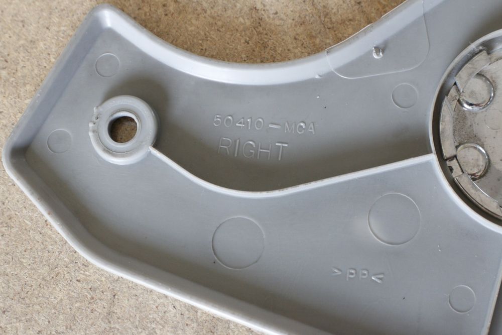 7335 Osłona śruby prawa OEM Honda Goldwing Gl1800