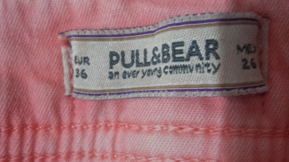 4 Calças Pull&Bear e Lois por 9 euros