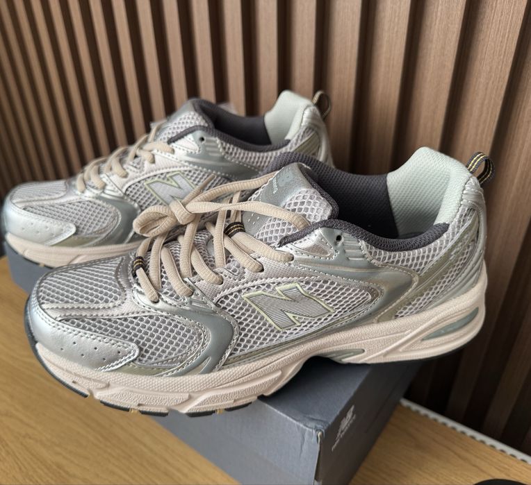 Стильні кросівки New Balance 530