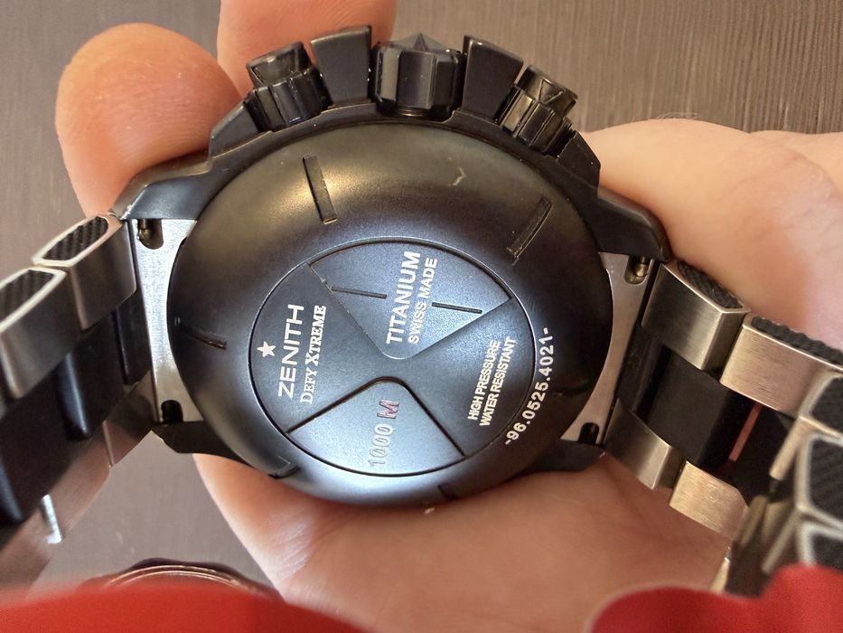 Швейцарській годинник Zenith Defy Xtreme Open 96.0525.4021/21.M525