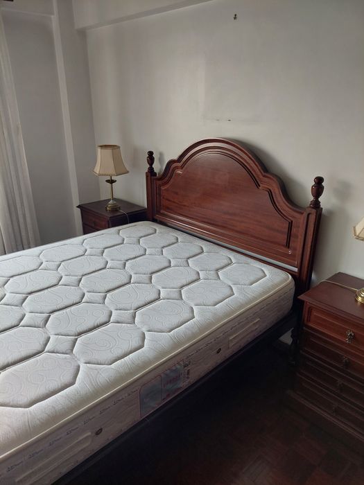 Quarto completo em madeira