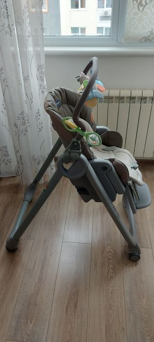 Продам дитячий стільчик для годування Chicco Polly  Magic Relax