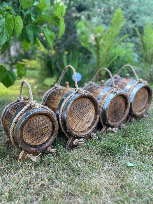 Beczki dębowe od producenta – klasyczne rzemiosło, naturalny efekt