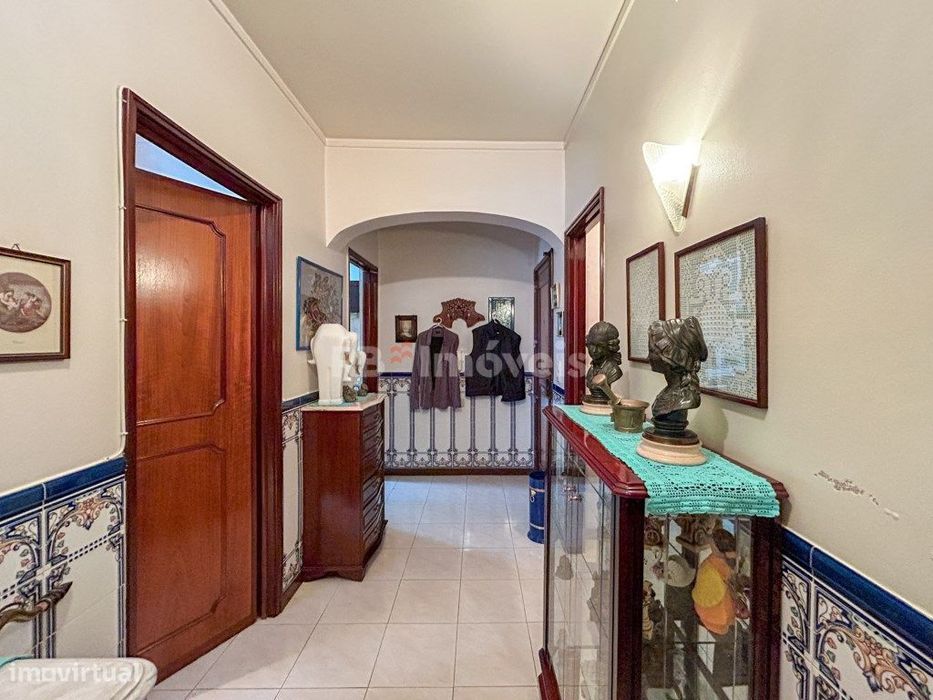 Apartamento T3 c/ arrecadação no sótão e acesso 2 elevadores - Cent...