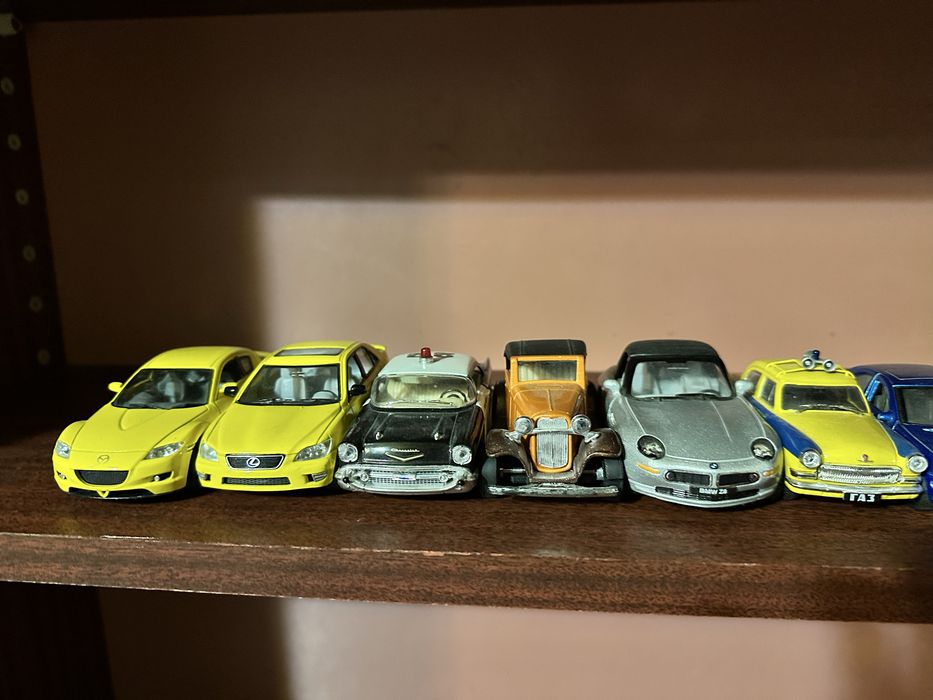 Продам модели танков, автомобилей от разных фирм.