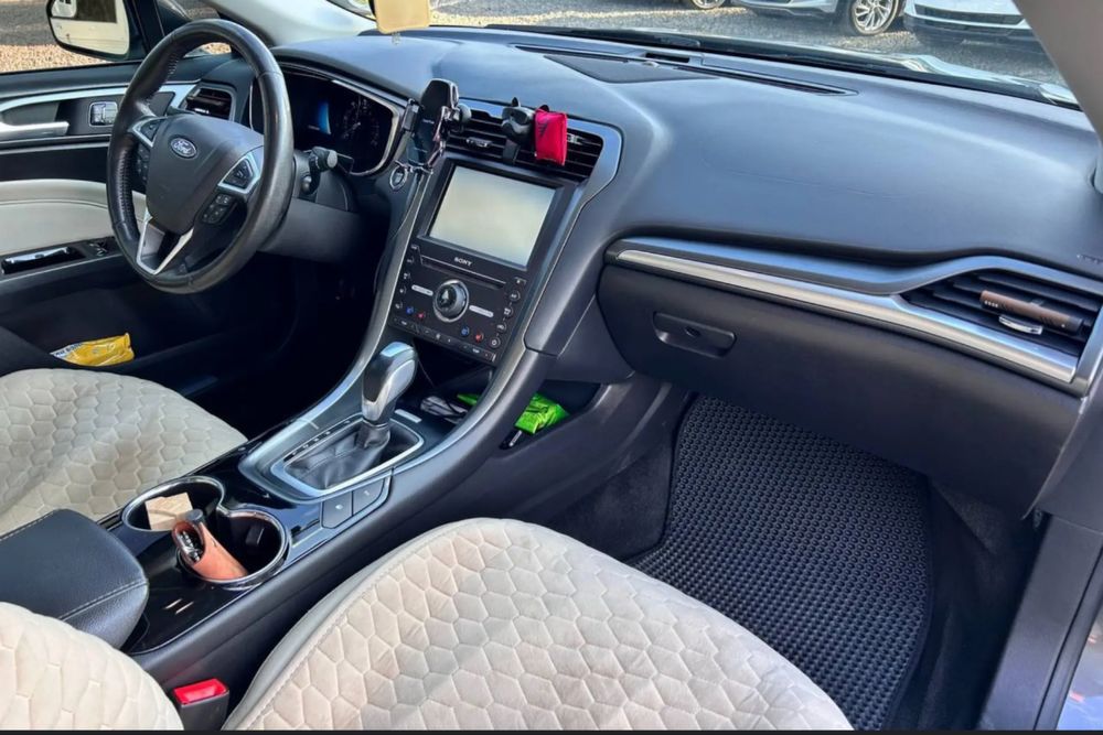 Ford Fusion plugin-hybrid TITANIUM