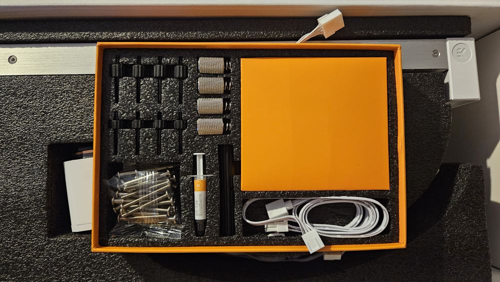 EKWB AIO CR360 Lux D-RGB White