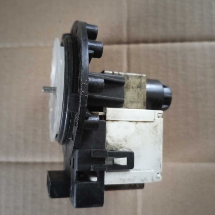 Помпа/насос для пральної машини напівавтомат Saturn. Без крильчатки.