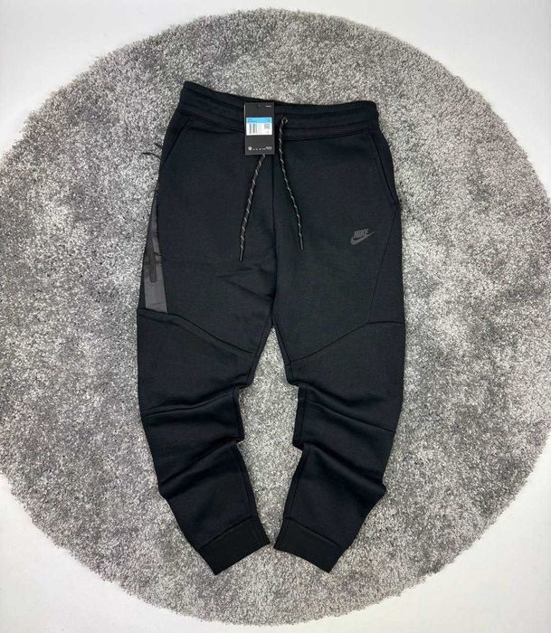 Спортивные Штаны Nike Tech Fleece черный (M/L/XL/XXL)