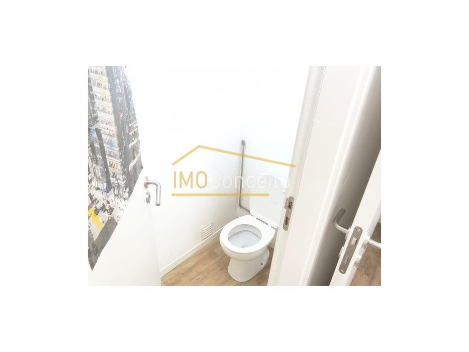 Loja/ possibilidade de afectação p/ habitação II Torres Novas