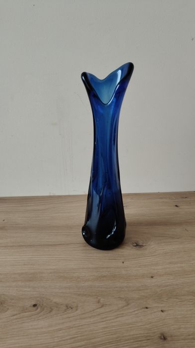 Kobaltowy wazon sękacz Murano