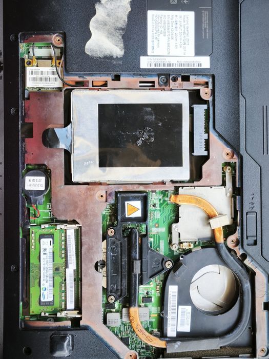 Части ноутбука Lenovo G575