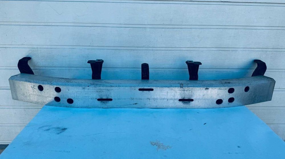 Передній підсилювач Toyota Land Cruiser 150 200 рест/дорест