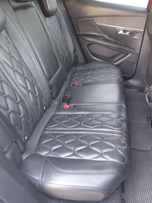 Продам автомобіль Peugeot 3008