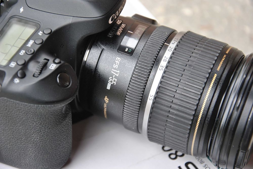 Canon EOS 80D + объектив Canon EF-S 17-55mm f/2.8 IS USM + подарок