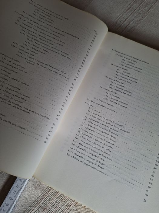 Grande livro estudo para localizar aeroporto de Lisboa em 1972