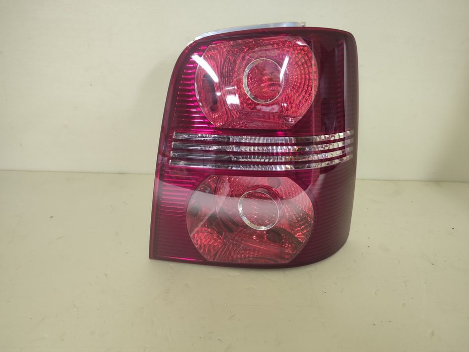 Lampa Tył Prawa VW Touran I Lift Nowa 07r-10r Oryginał