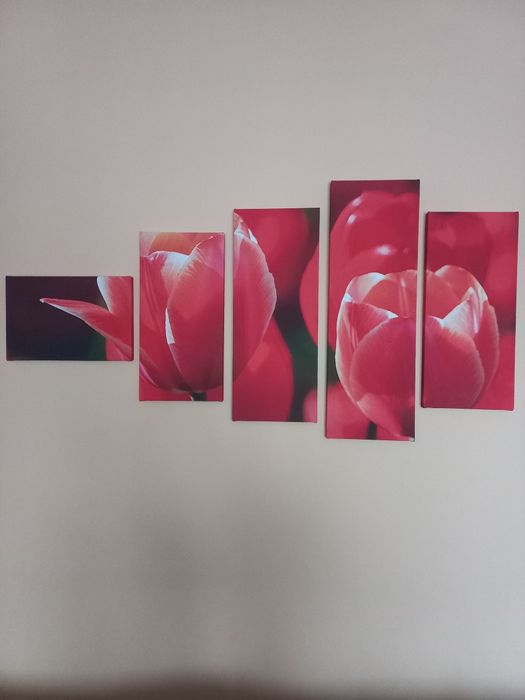 Obraz dzielony drukowany na płótnie.