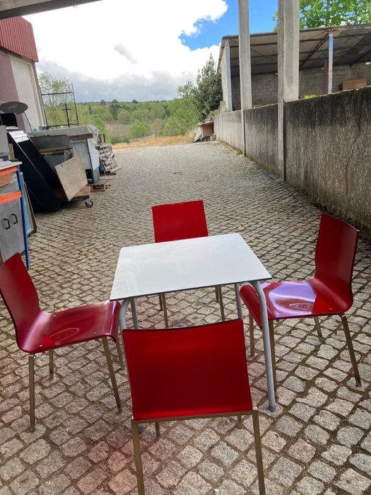 Conjunto 5 cadeira e 1 mesa