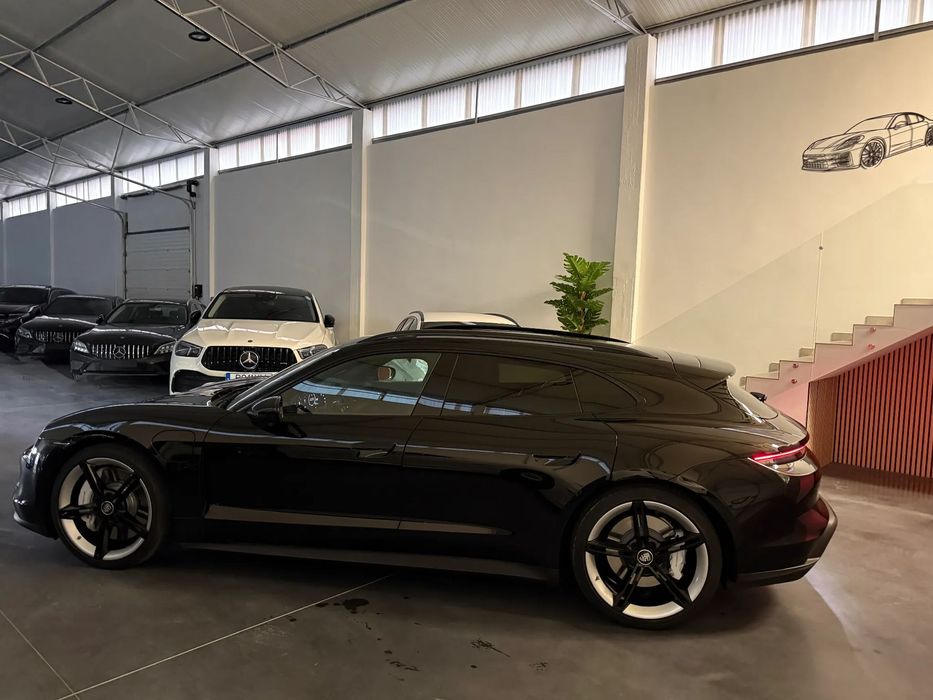 Porsche Taycan Sport Turismo Black Edition