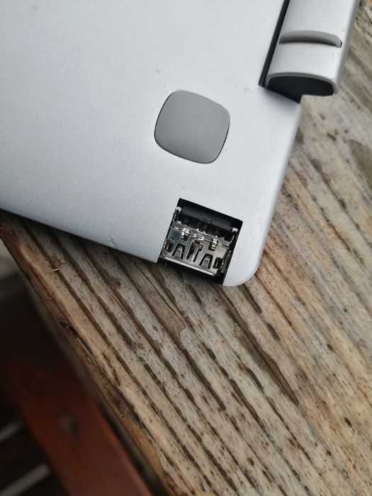 Планшет Lenovo на Windows робота з документами, ігри до 10 год батарея