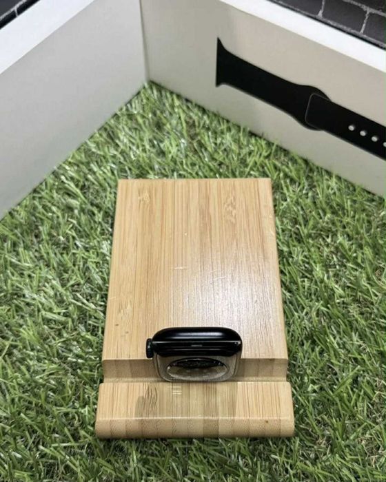Apple Watch 8 41 mm 100% батарея