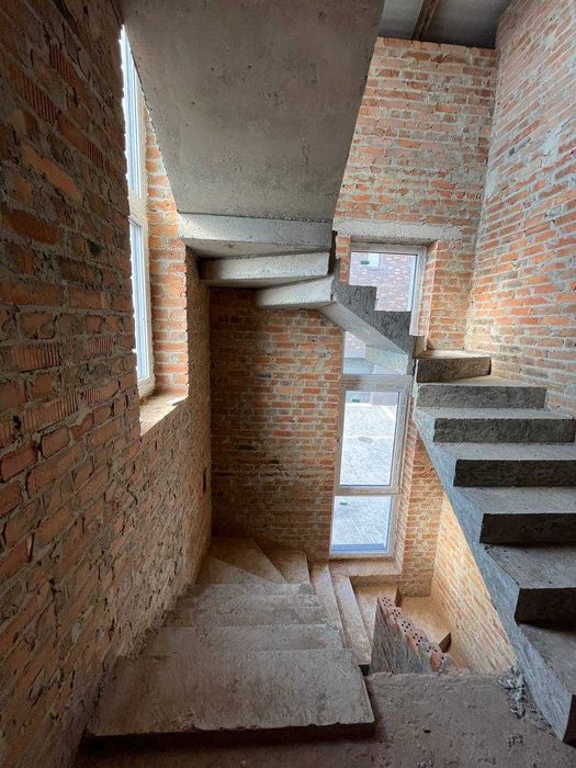 Продаж котеджів у мальовничій місцевості у селі Підгороднє БЕЗ КОМІСІЇ