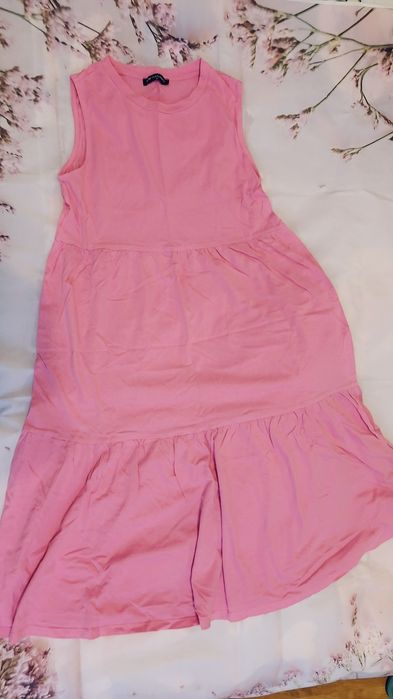 Рожева сукня для вагітних