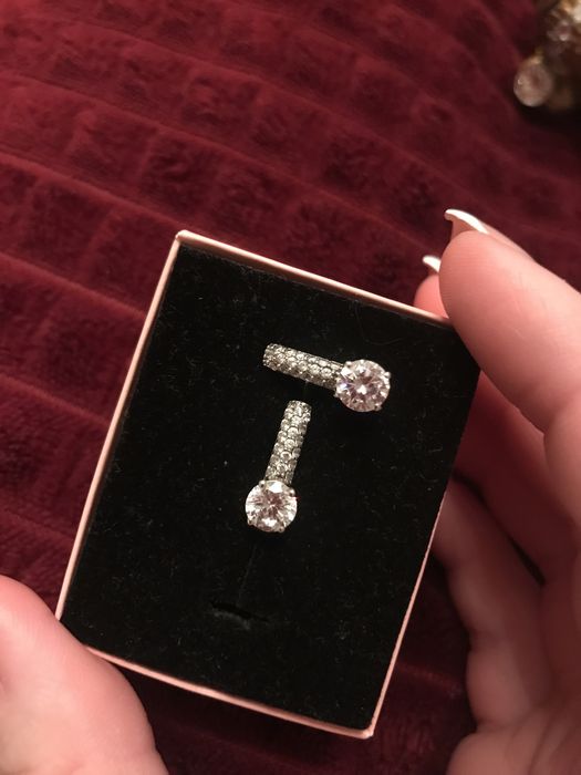 Срібні сережки.