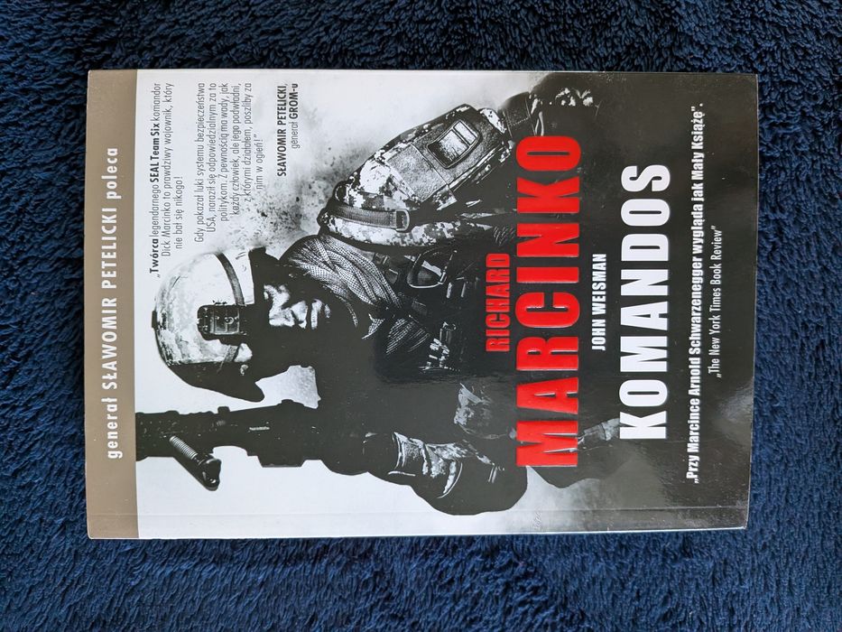 Komandos - przy Marcinie Arnold Schwarzenegger wygląda jak Mały Książę