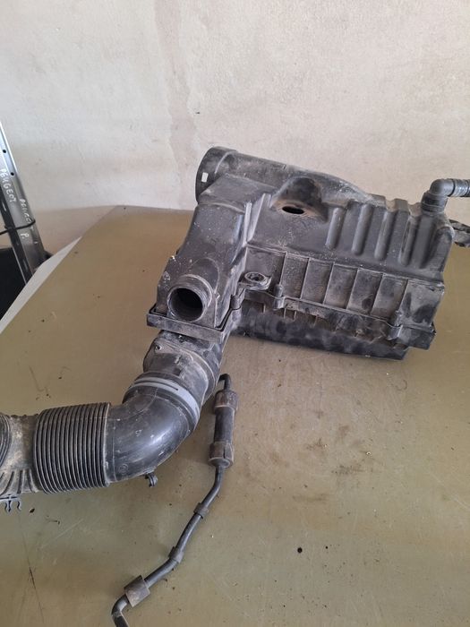 Obudowa filtra powietrza 2.0 TDI Caddy 10-16r