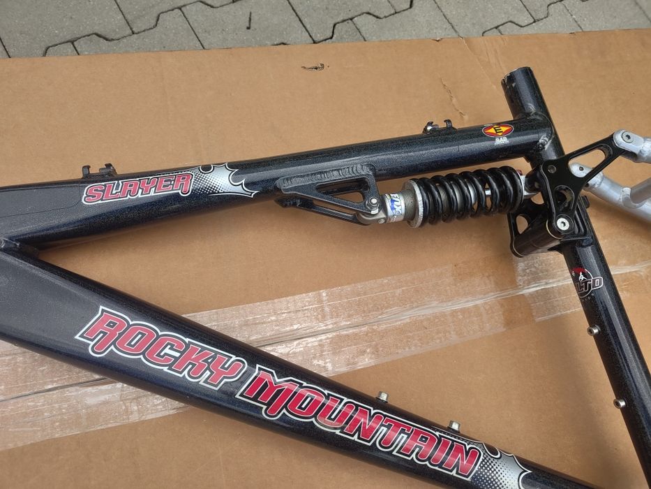 Rama Rocky mountain Slayer. damper Fox wanilia r cztery fsa  koło 26 od 9 rama retro mega stan