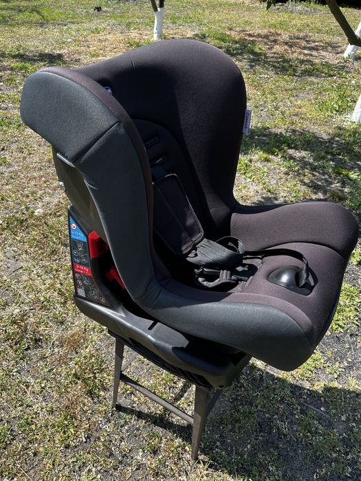 Продам детское автокресло chicco