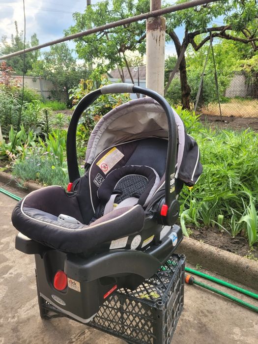 Автолюлька. Автокрісло. Дитяче крісло з базою isofix.