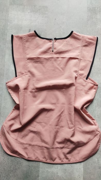 Bluzka bez rękawów elegancka