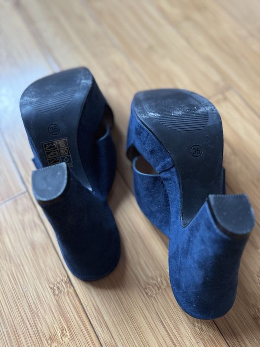 Sandálias azuis, Seaside