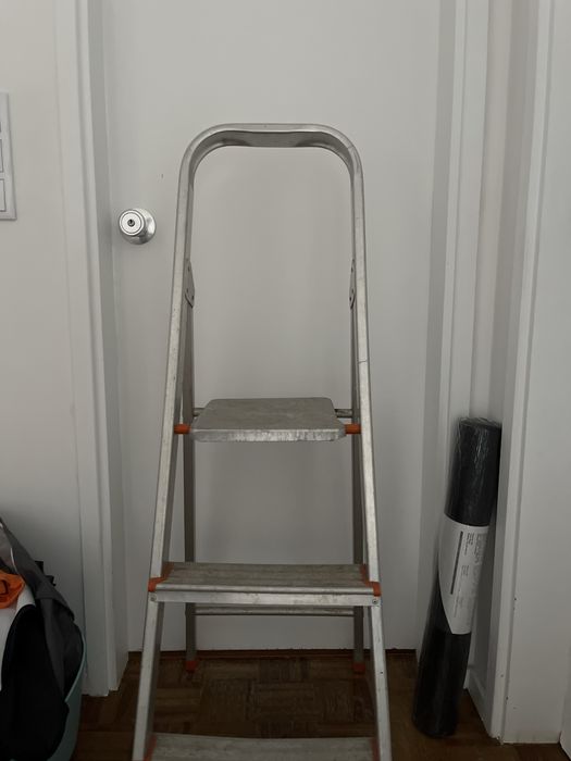 Three-Step Stepladder467755053928294403