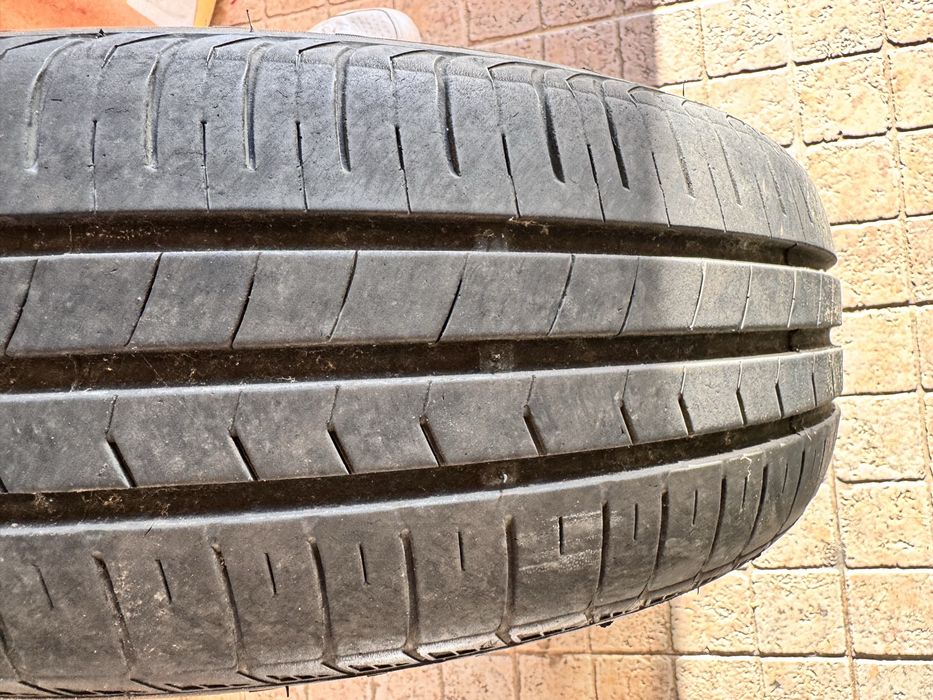 2 Pneus 185/60R15 84H usados