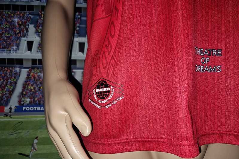 Manchester United Football Club Umbro VapaTech 1996-98 size: M-102cms