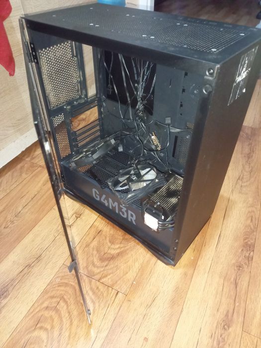 Obudowa komputera super stan