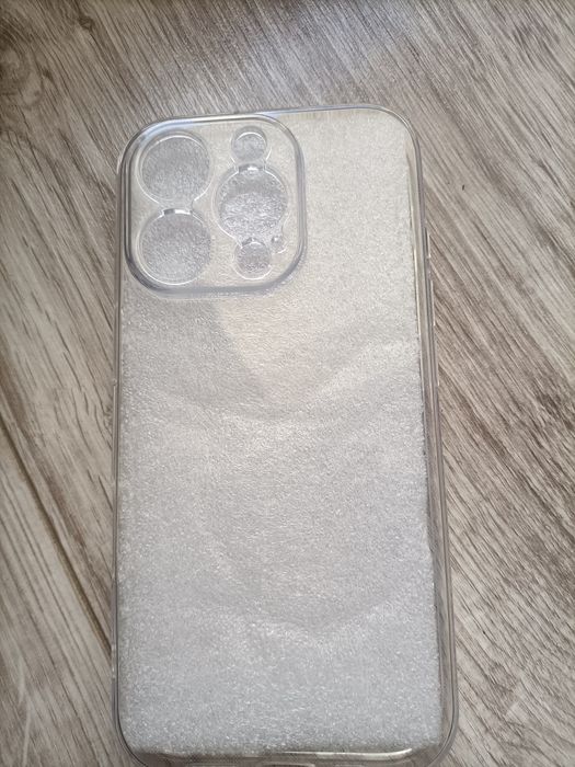 Nowe przezroczyste etui na iPhone 16 pro