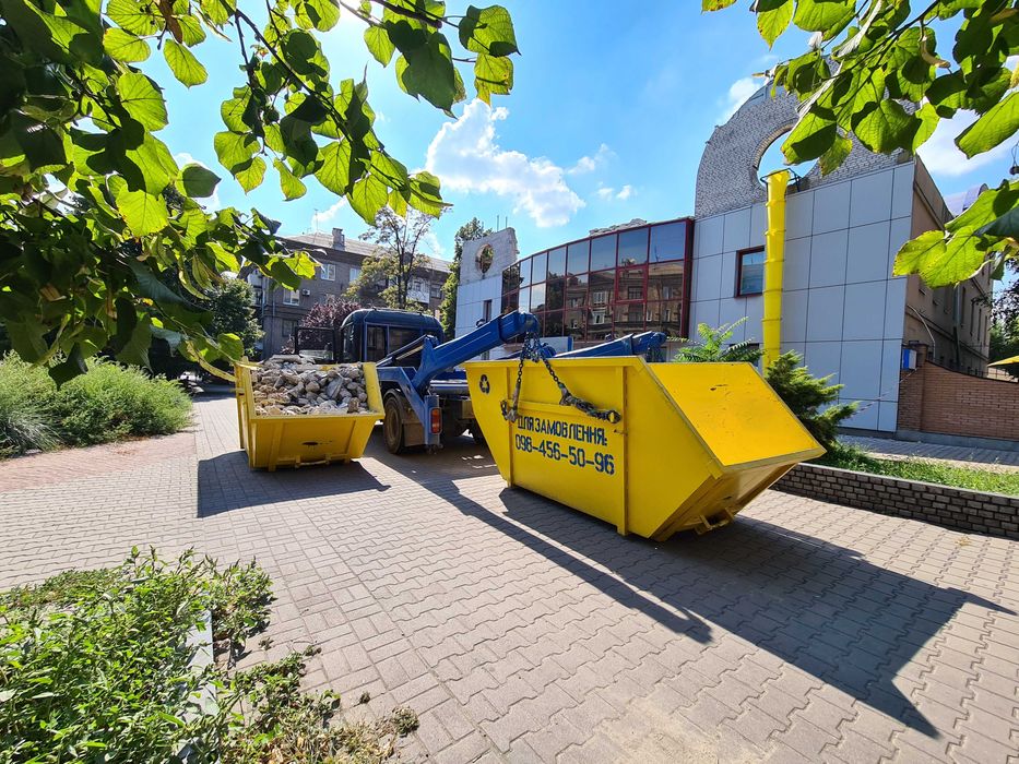 Вивіз будівельного сміття Знімними контейнерами до 12 тонн.  Є  ПДВ.