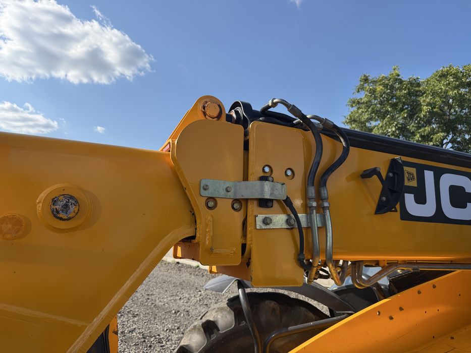 JCB 533-105 2017року погрущик маніту