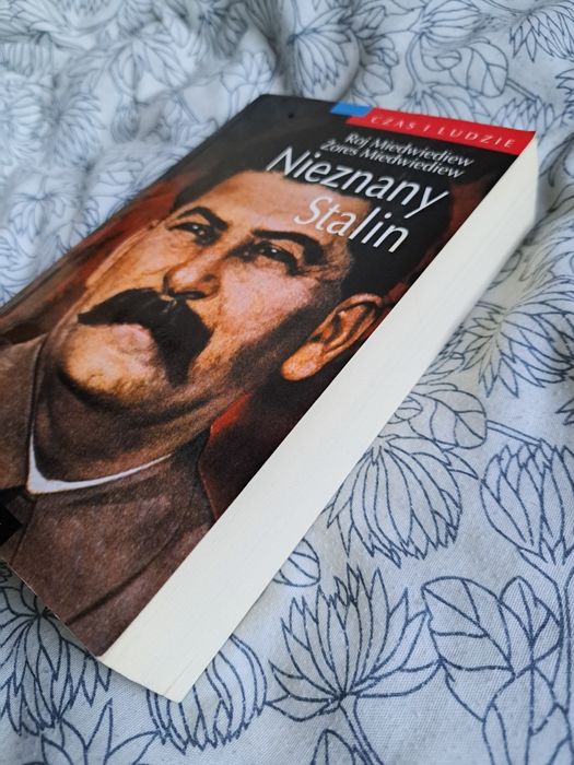 Niezany Stalin. Biografia