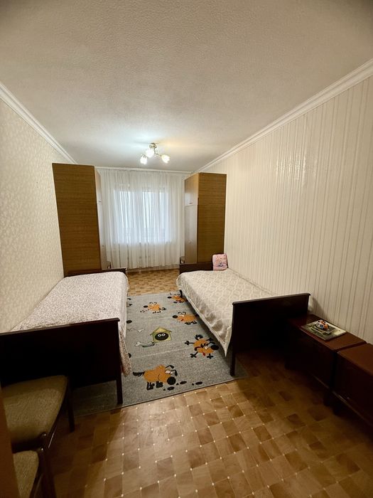 Продам 4х комнатную квартиру, л/б, 4 мкрн. А