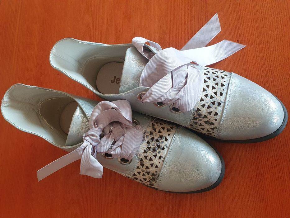 Półbuty botki  damskie 40 Jezzi